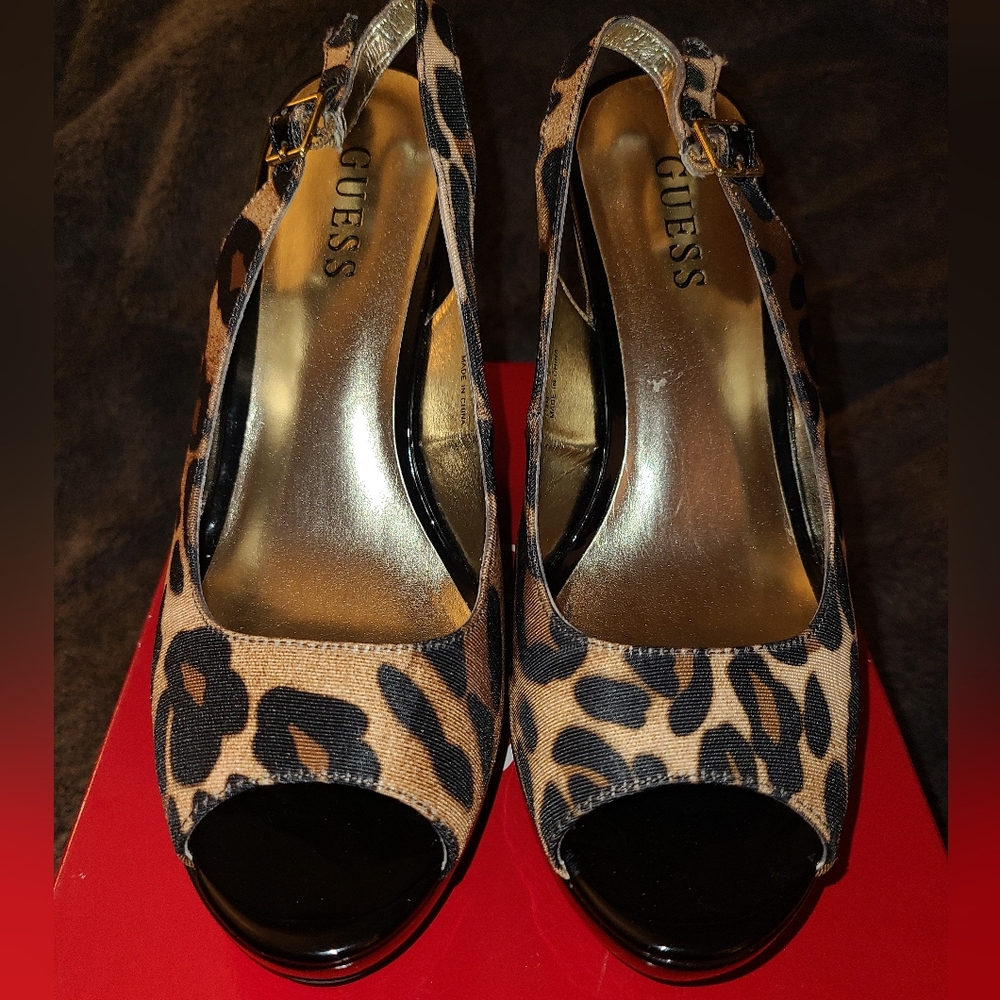 🔥GUESS Peep-toe Platforms